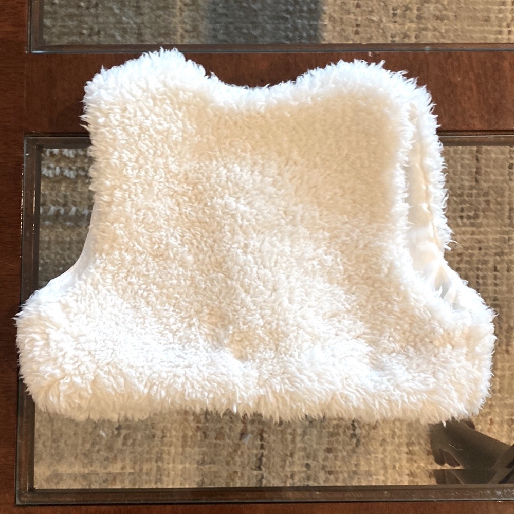 Bonnie Jean White Faux Fur Vest 2T - Picture 2 of 8